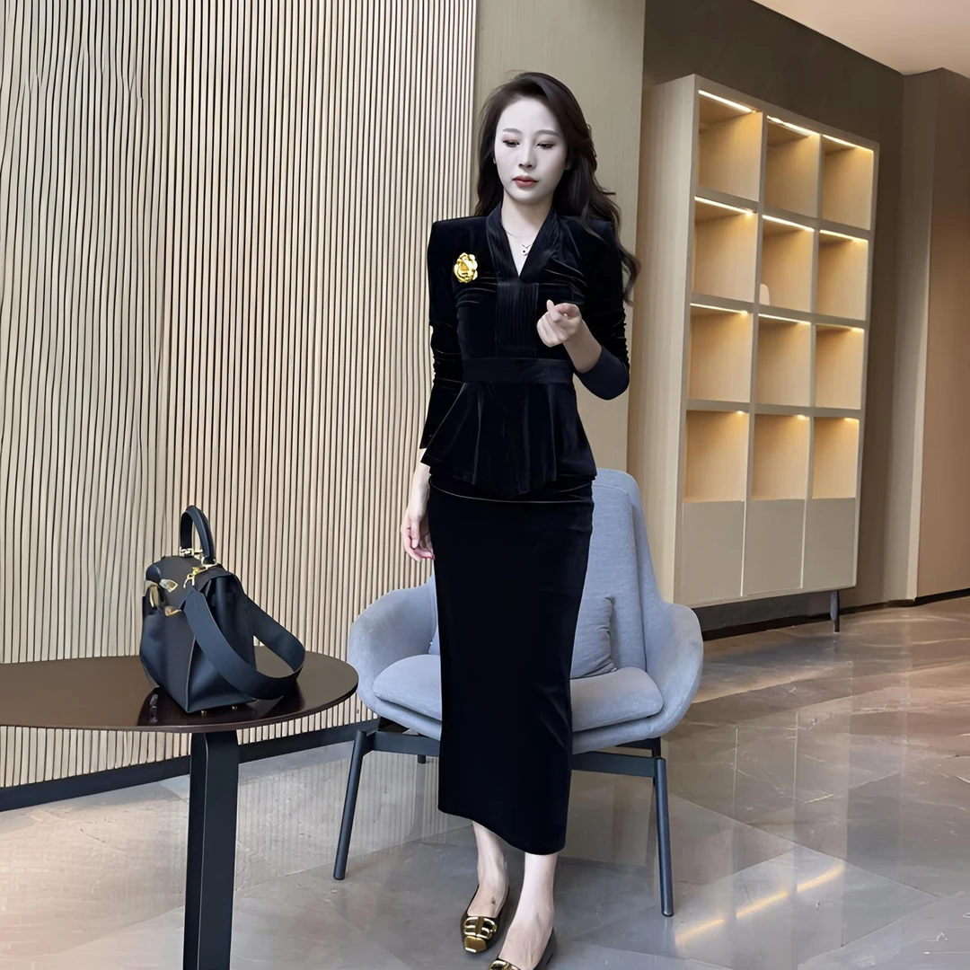 新款高级洋气丝绒套装气质显瘦V领上衣高腰开叉半身裙两件套A