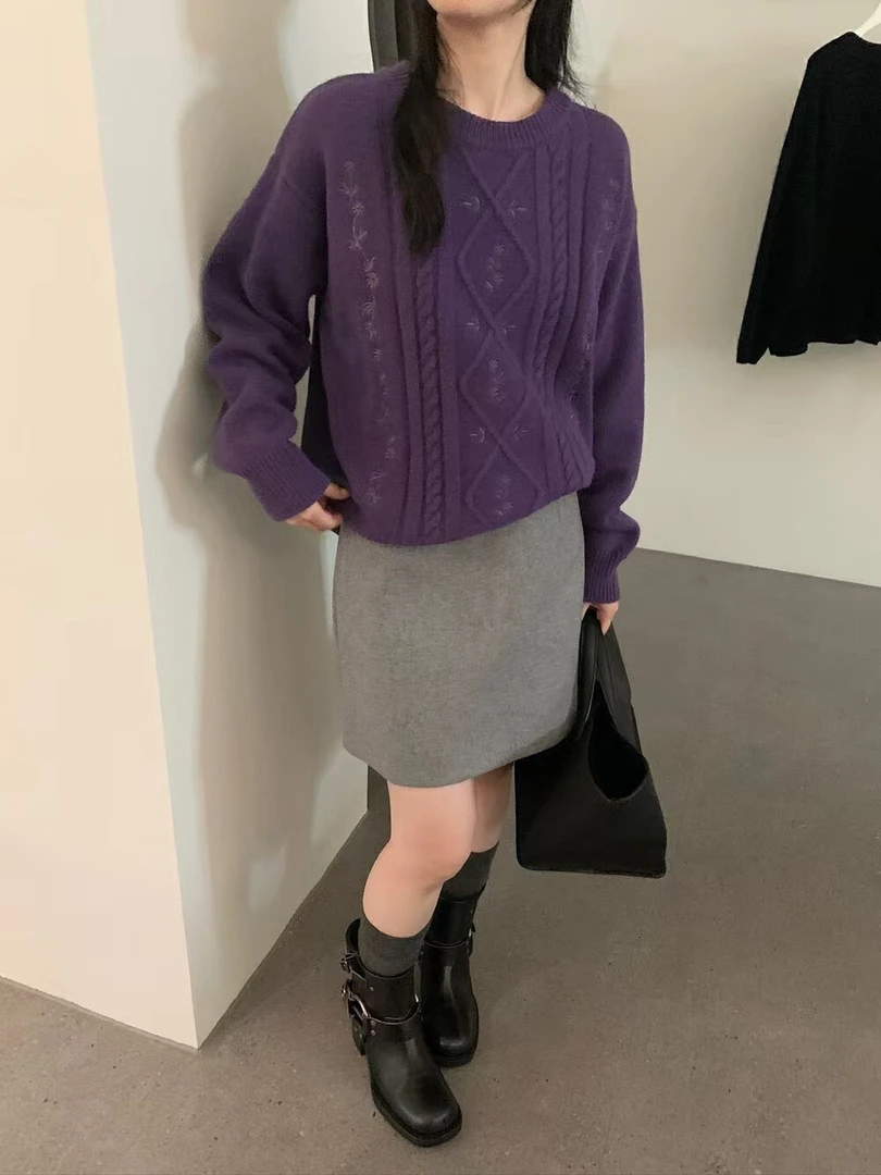 瑾宸服饰  韩系新款圆领刺绣绞花纯羊毛套头重工