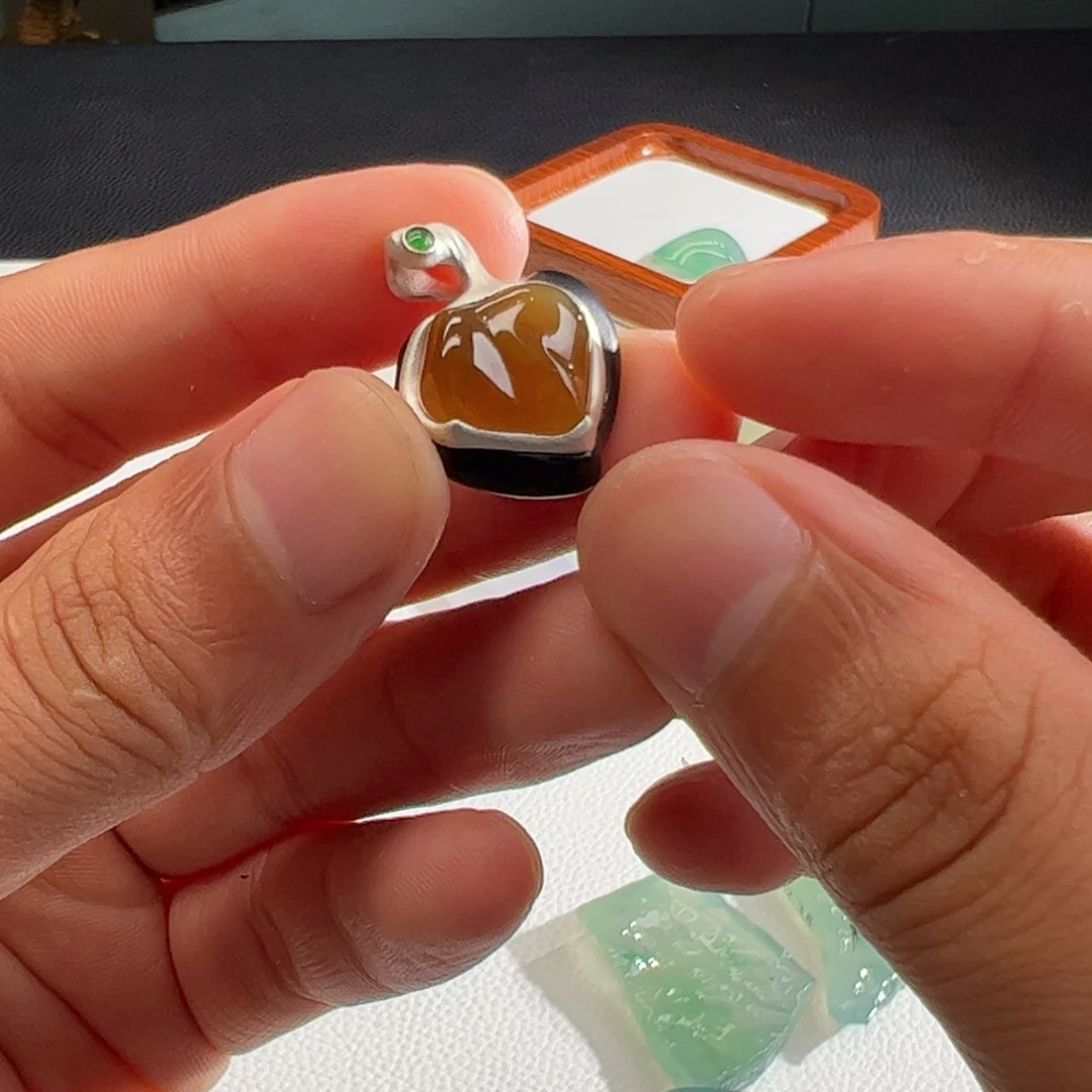 【闪购商品】定制翡翠18K金镶嵌Y**n帅