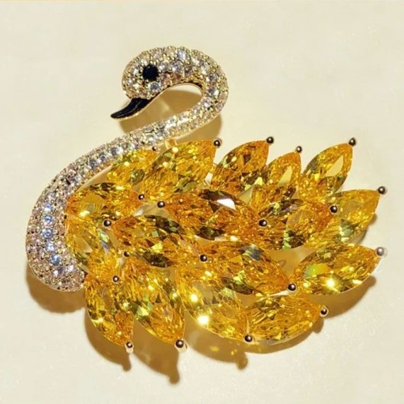 铜合金合成锆石胸针 皇后黄天鹅精致高档轻奢时尚胸花胸针大百搭