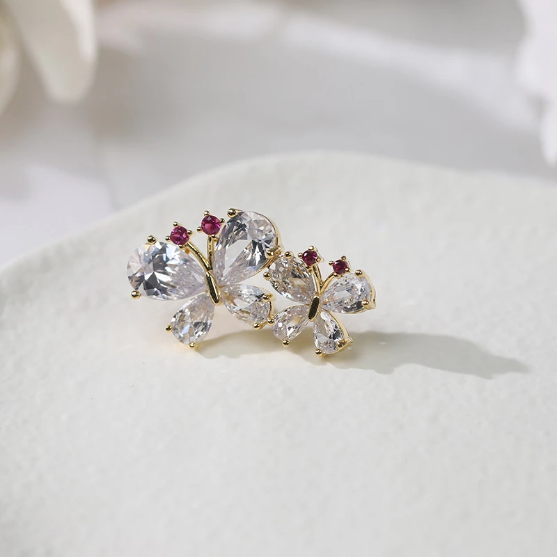 铜合金合成锆石胸针  新款时尚气质翩翩蝴蝶精致素款迷你胸针1957