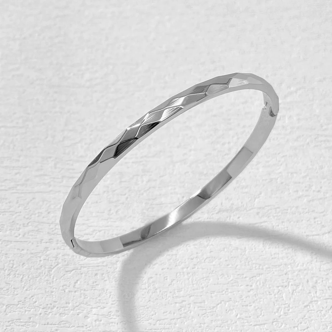 钛钢手镯 木木（ZF2047） 57毫米*51毫米 手镯