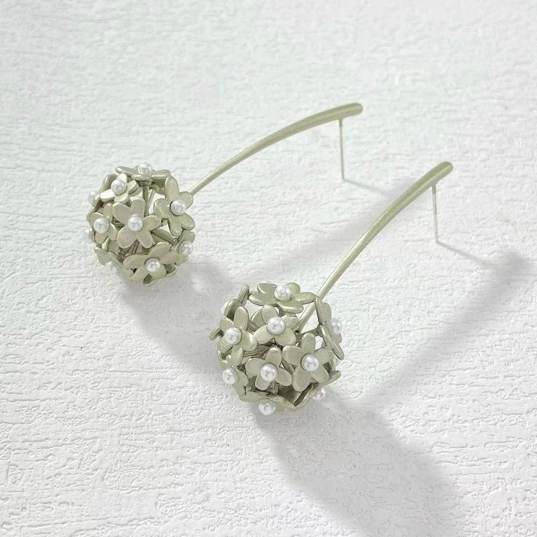 铜合金耳饰 木木（RZ6157） 薄荷曼波绣球花耳饰