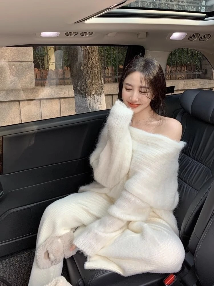 奶fufu的慵懒风一字肩毛衣女秋冬2024新款高级感温柔长袖针织上衣