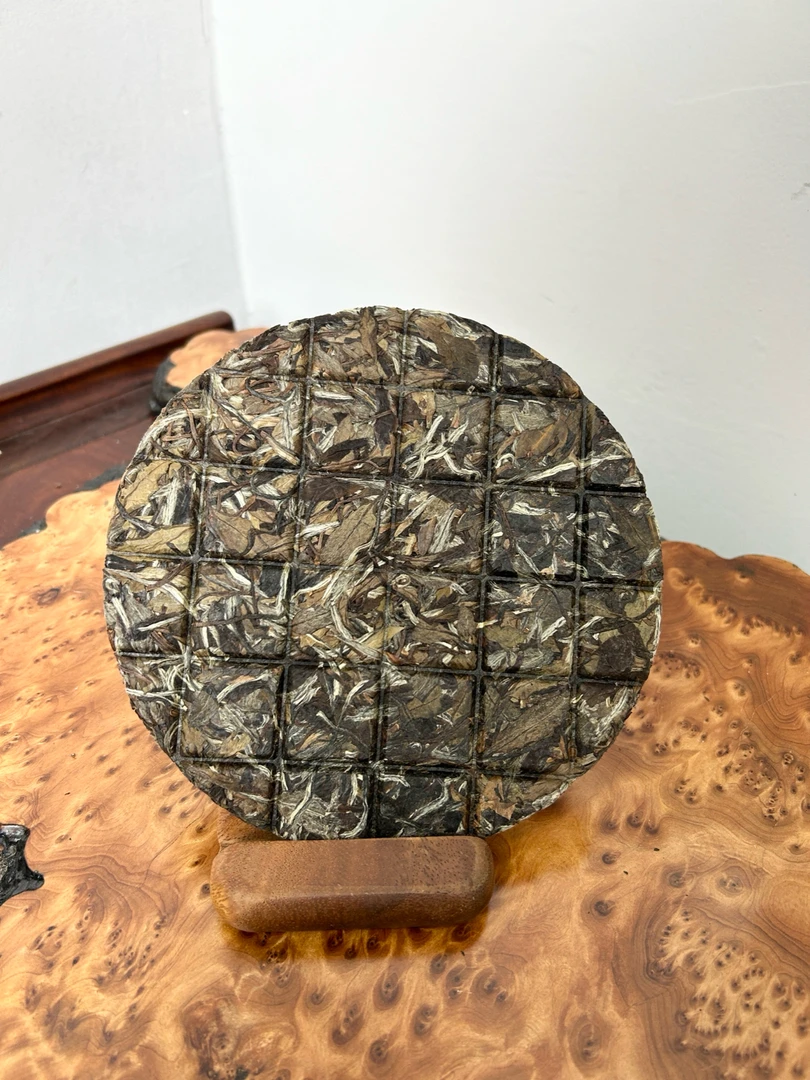 <春不换甄选>2018高山白牡丹饼 150克