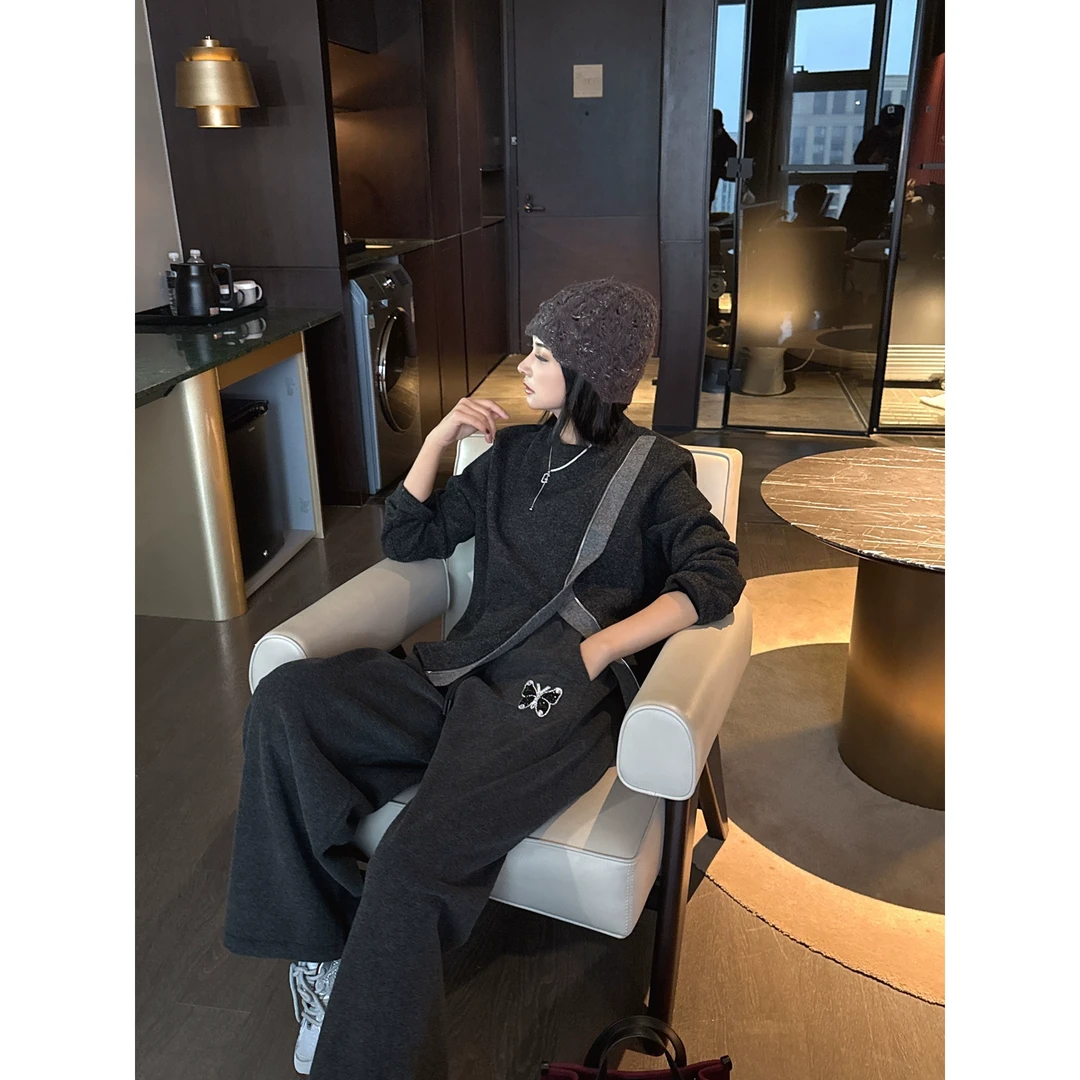 2024冬季新款不规则撞色拼接磨毛加厚高级感圆领套头T恤W33072