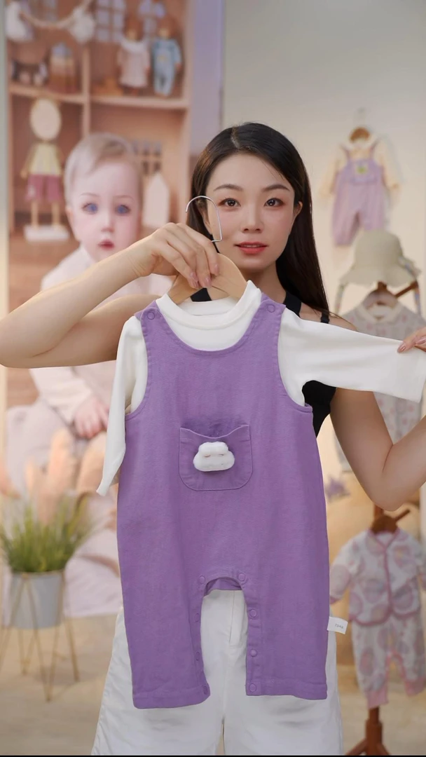 婴儿连体背带裤透气柔软宝宝春秋薄款背带裤套装组合宝宝外出衣服