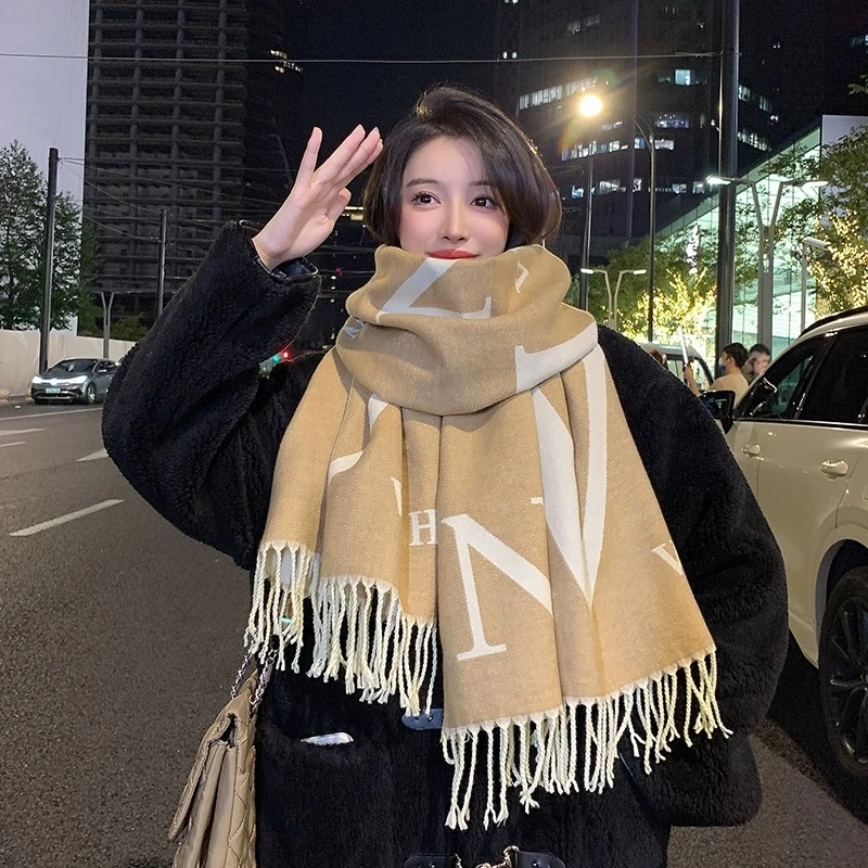 Love is long2025新款欧美字母时尚秋冬双面围巾女潮流百搭披肩