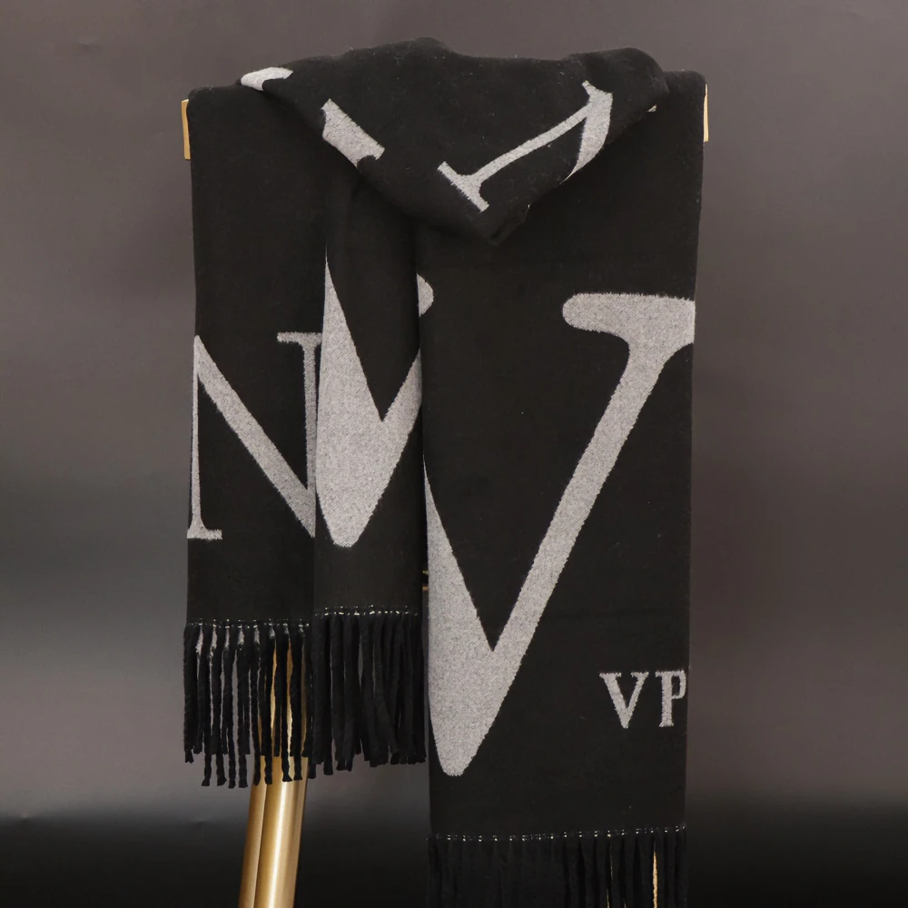 Love is long【粉丝专享】新款欧美字母秋冬女围巾披肩两用