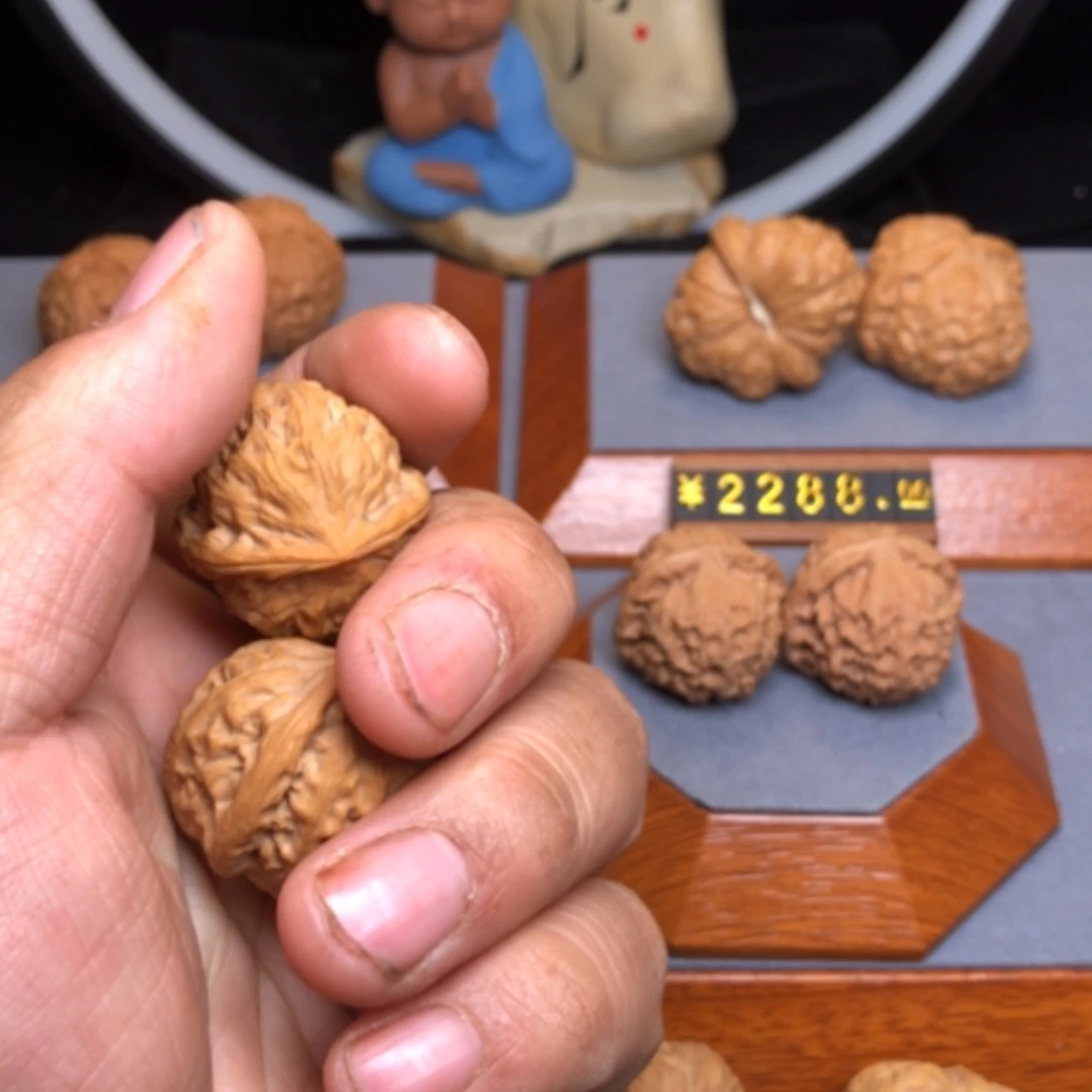 【闪购商品】文玩核桃把件迷**宥