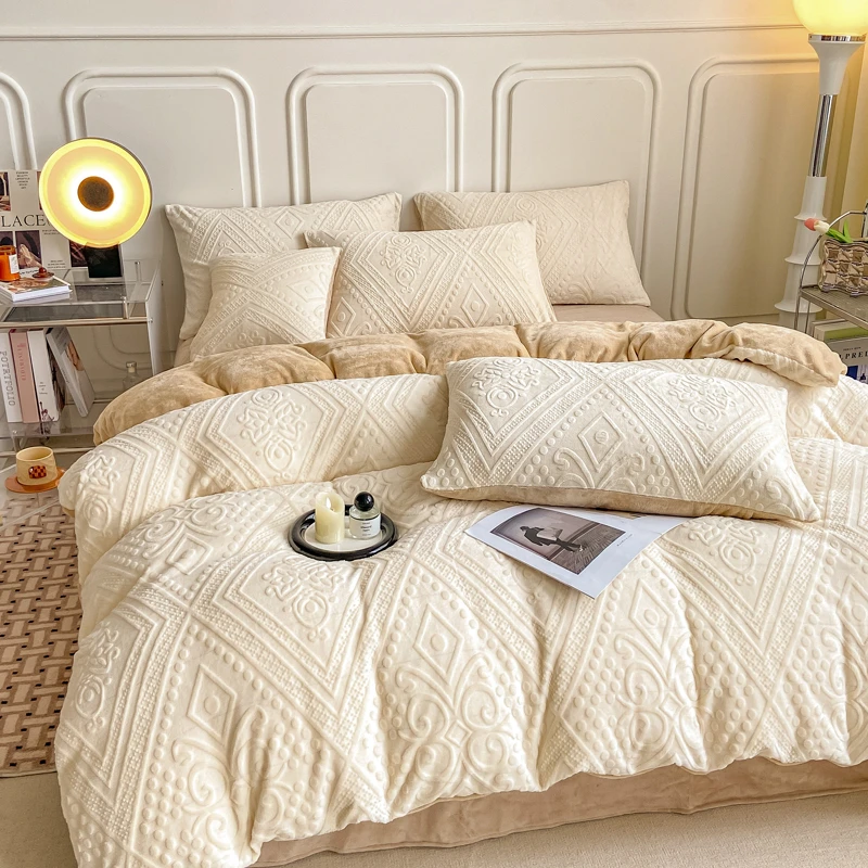 A类加厚380克牛奶绒四件套高克重立体雕花工艺不掉毛母婴级牛奶绒