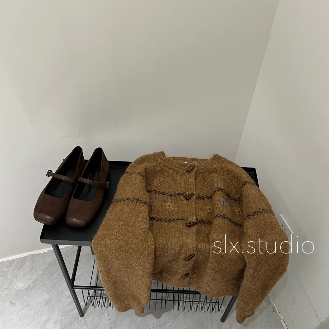 slx@ MG10 毛衣开衫复古花纹牛角扣