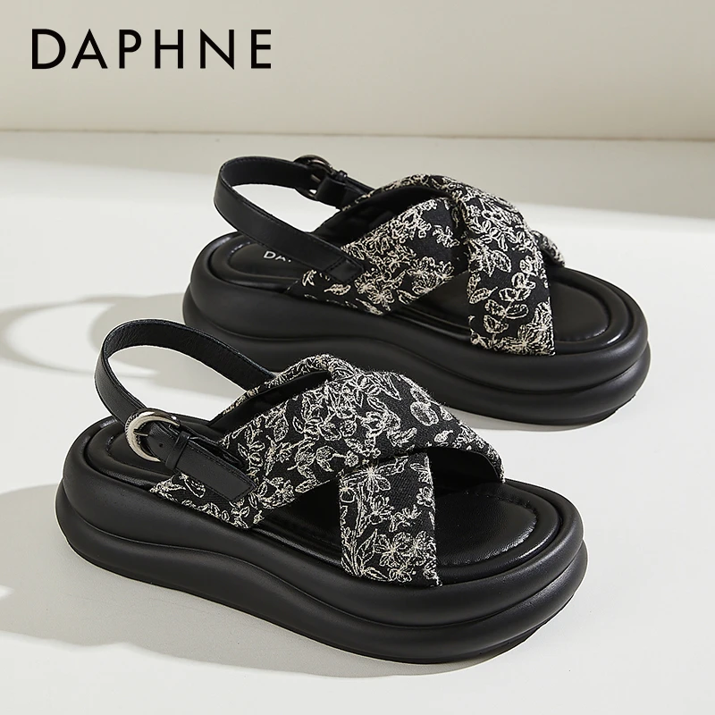 达芙妮国风鞋子厚底凉鞋女款2024新款夏季凉拖鞋女外穿休闲沙滩鞋