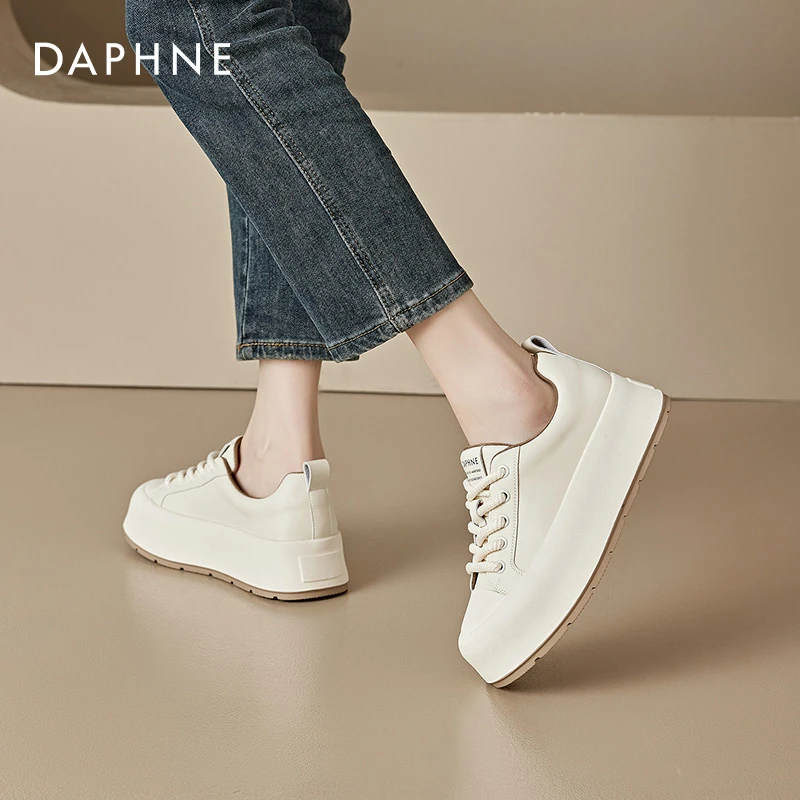达芙妮爆款小白鞋女款2025新款冬季女鞋厚底增高鞋子运动鞋板鞋子