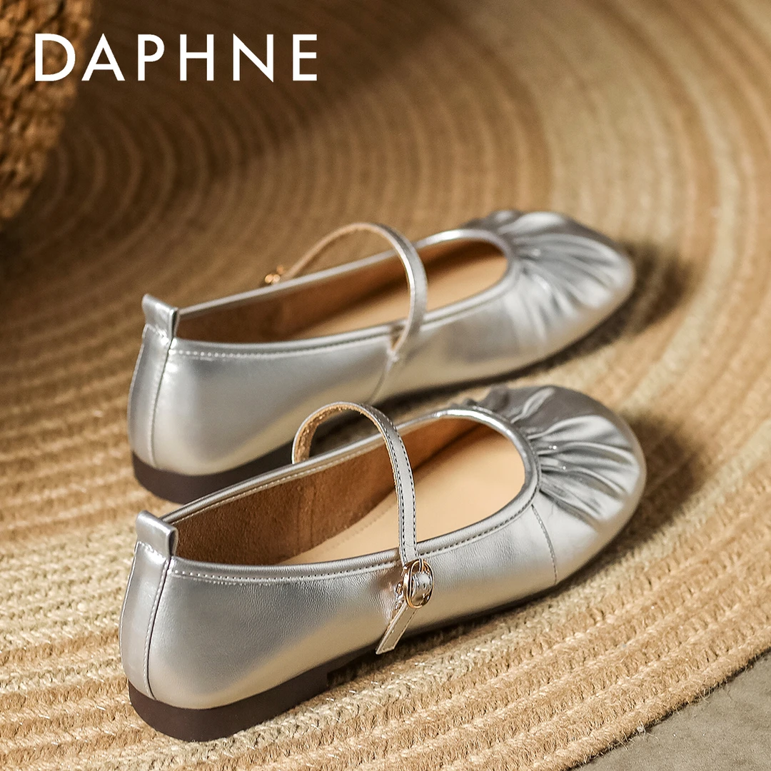 达芙妮法式平底褶皱玛丽珍鞋女2025新款秋季银色小皮鞋一字带单鞋