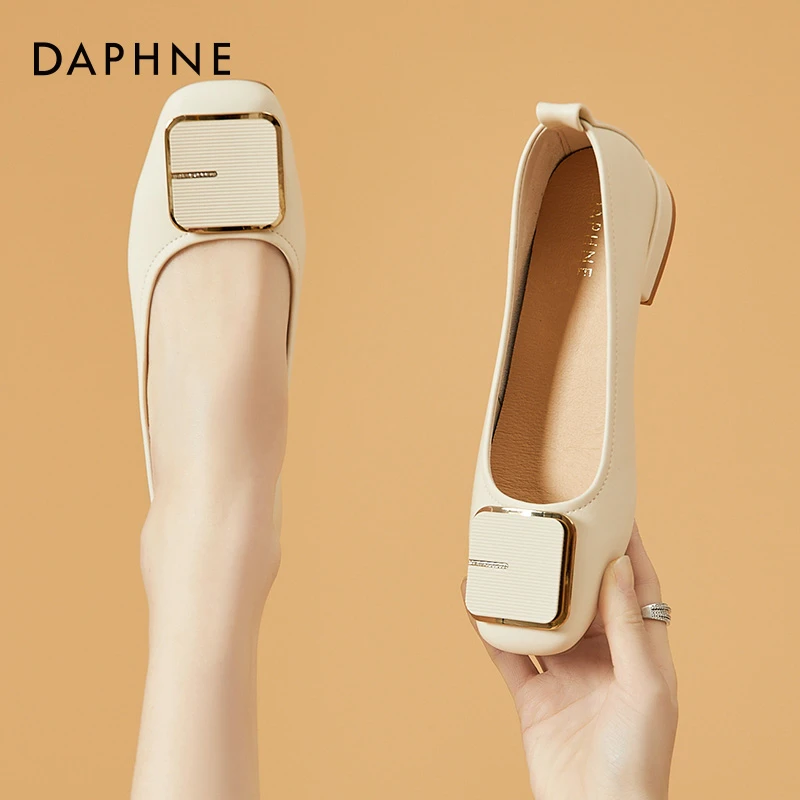 达芙妮一脚蹬女鞋软底白色平底工作鞋子女25年新款妈妈鞋浅口皮鞋
