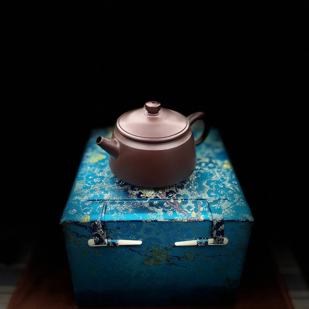 A33纯手工原矿紫砂紫泥金钟