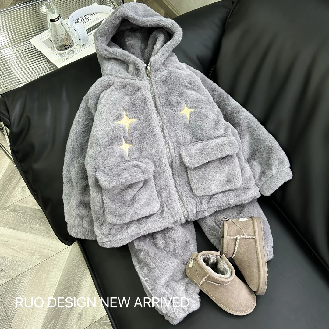 若大王时尚冬季字母毛毛衣加厚连帽长袖长裤童装套装 DT-D22697