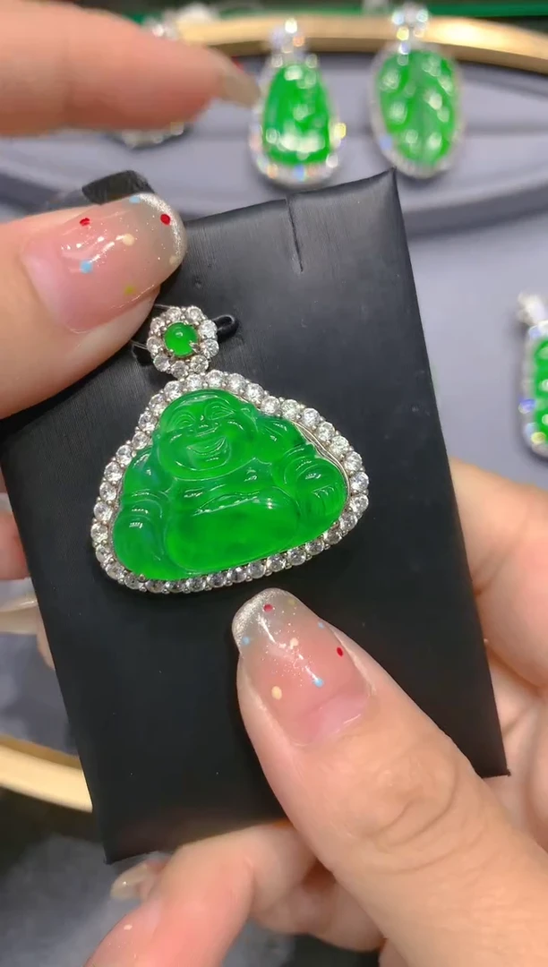 【闪购商品】翡翠颈饰银S925镶嵌11.00