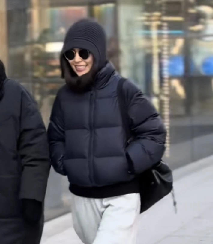 2420131（阿梦服饰）立领羽绒服 90白鸭绒147克