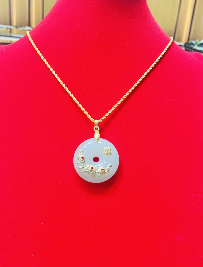 F070-和田玉吊坠花开富贵平安扣-赠礼盒【LY-A1】