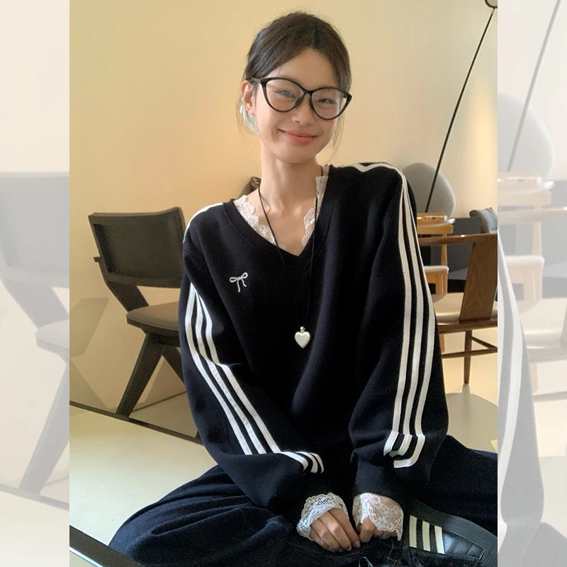 宋正恩V领蕾丝花边黑色卫衣女宽松设计条纹长袖套头上衣AA7511