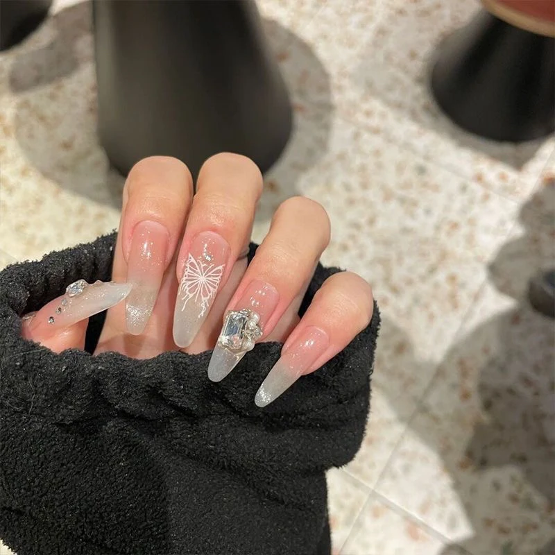 纯手工蝴蝶贴片长杏仁美甲夏日渐变气质裸色ins纯欲穿戴式卸甲片