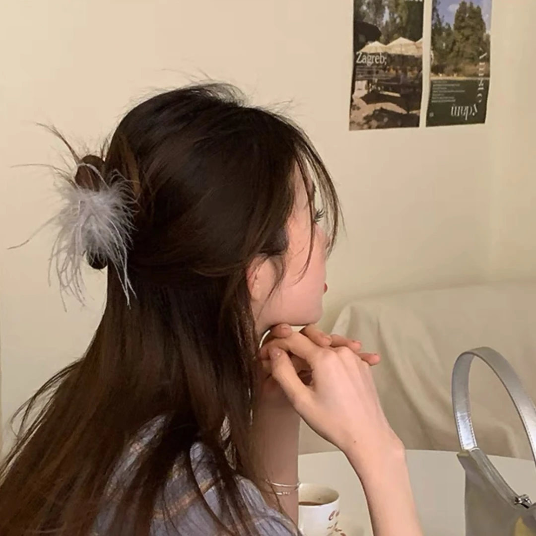 纯欲风羽毛发夹女新款后脑勺半扎抓夹高马尾防塌ins风鲨鱼夹头饰
