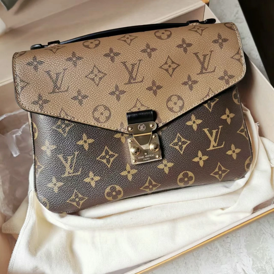 99新 LouisVuitton/路易威登 安琳/拼色邮差/公价19700