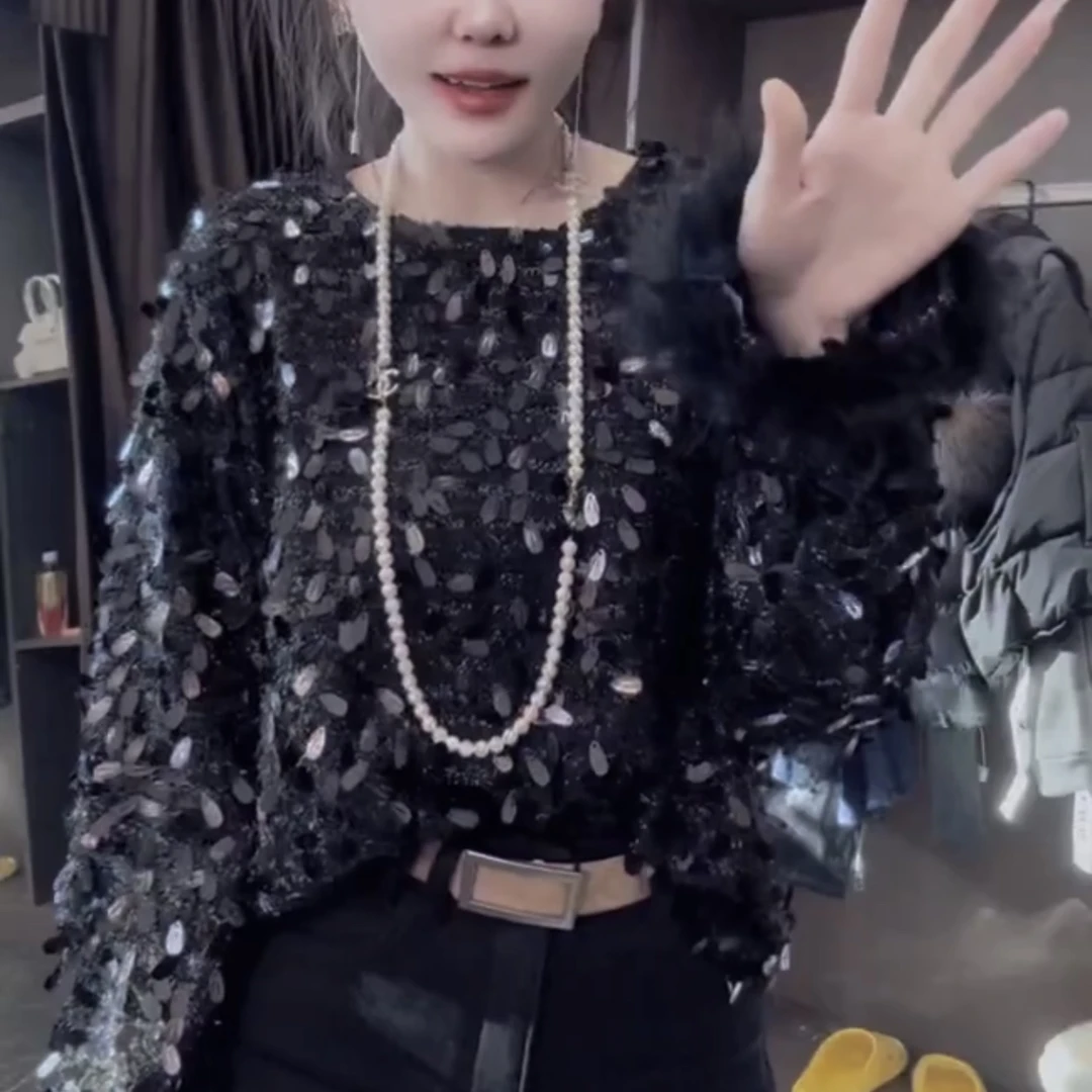 新款时尚亮片毛毛袖小衫女装