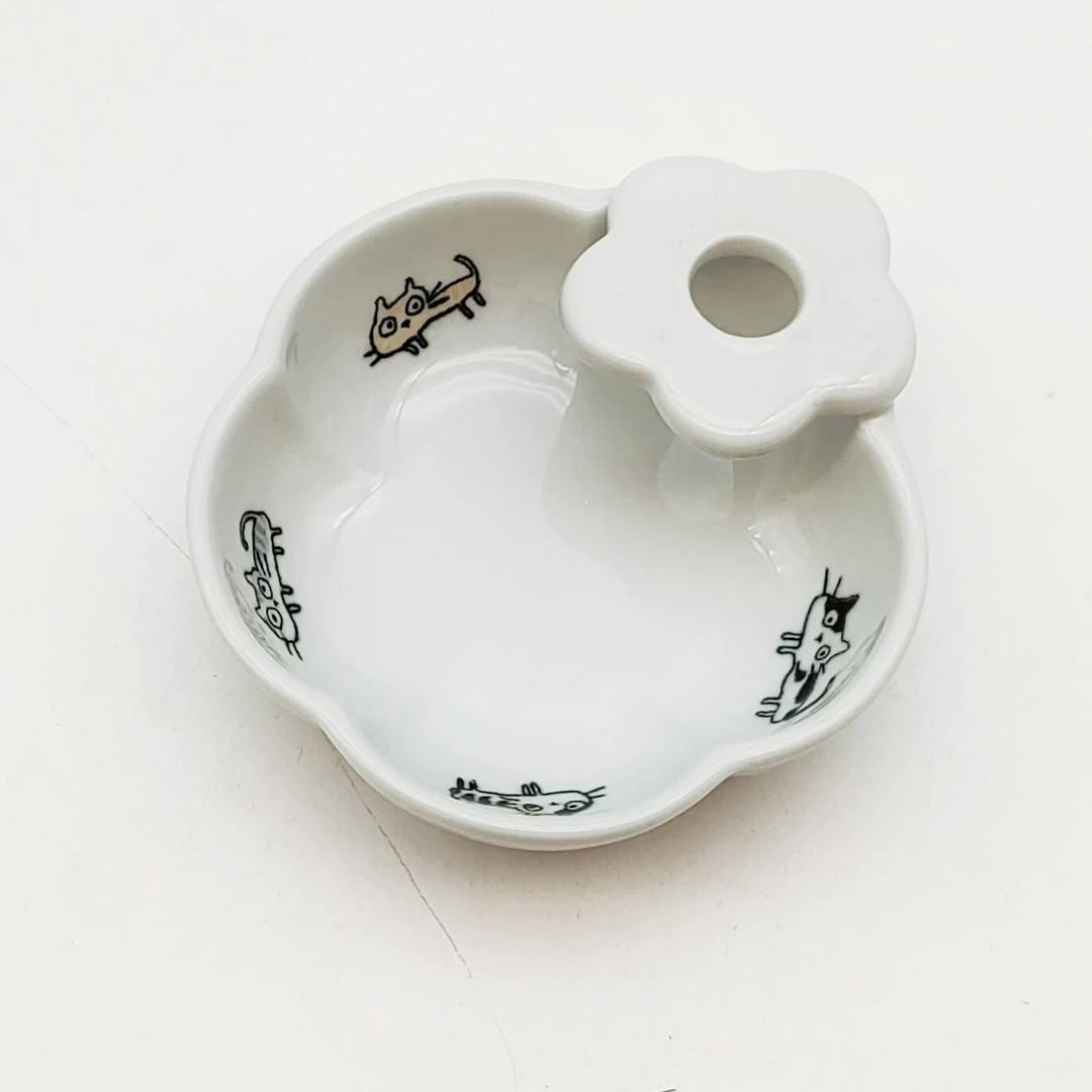 日本原装进口陶瓷日式釉下彩餐具可爱卡通图案家用勺托酱料碗多用