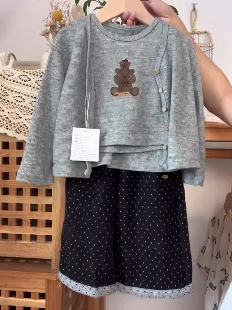 2024秋季新款童装韩版童装女童可爱小熊原因和背心+开衫套装