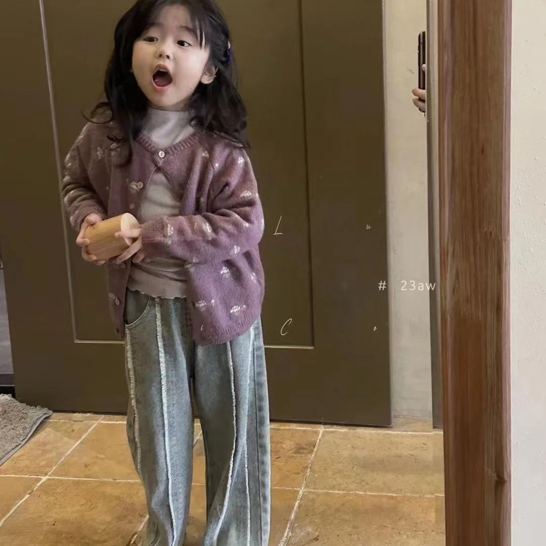 韩版童装2023秋新款女童甜美针织开衫复古毛边牛仔阔腿裤网红套装