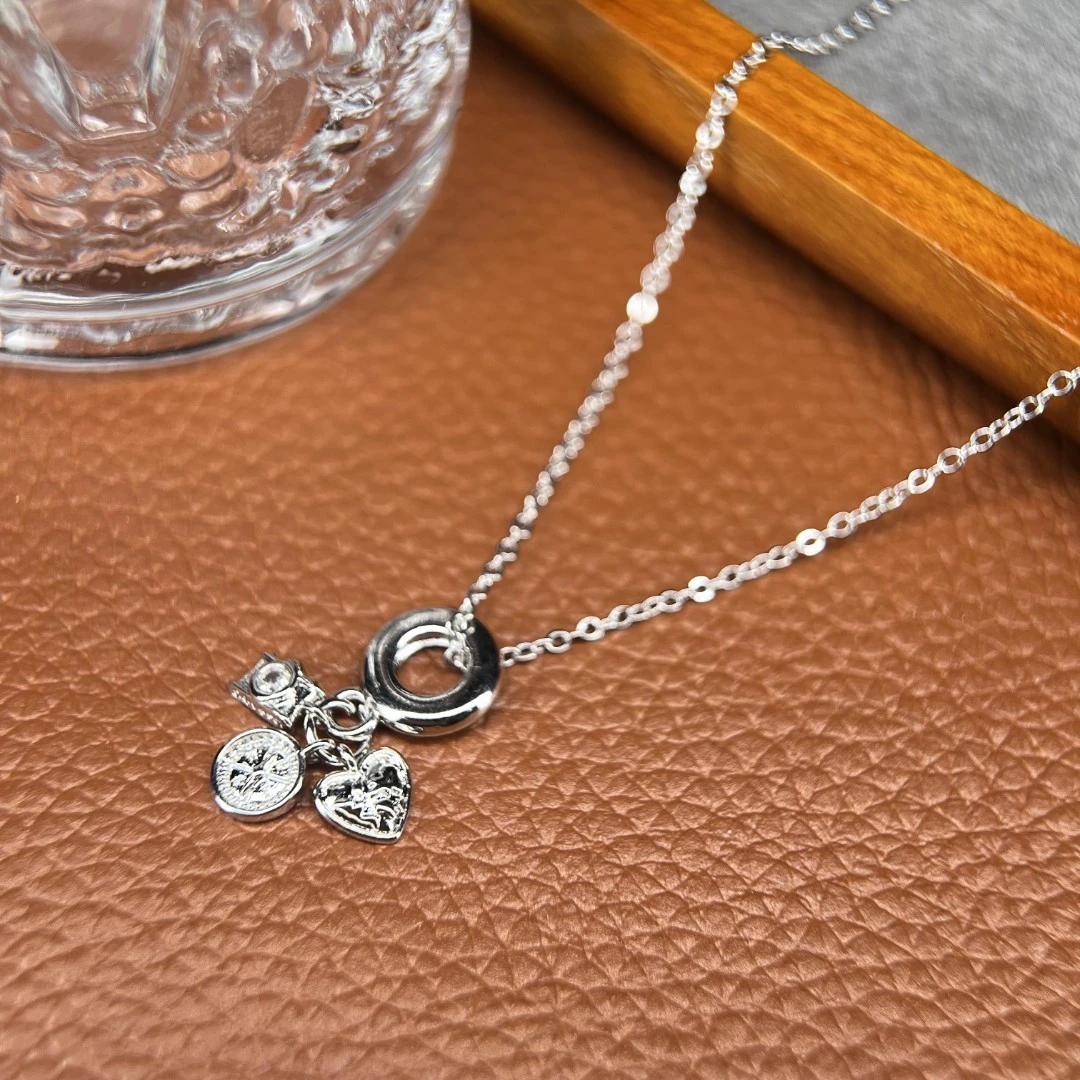 6925白色相机爱心项链