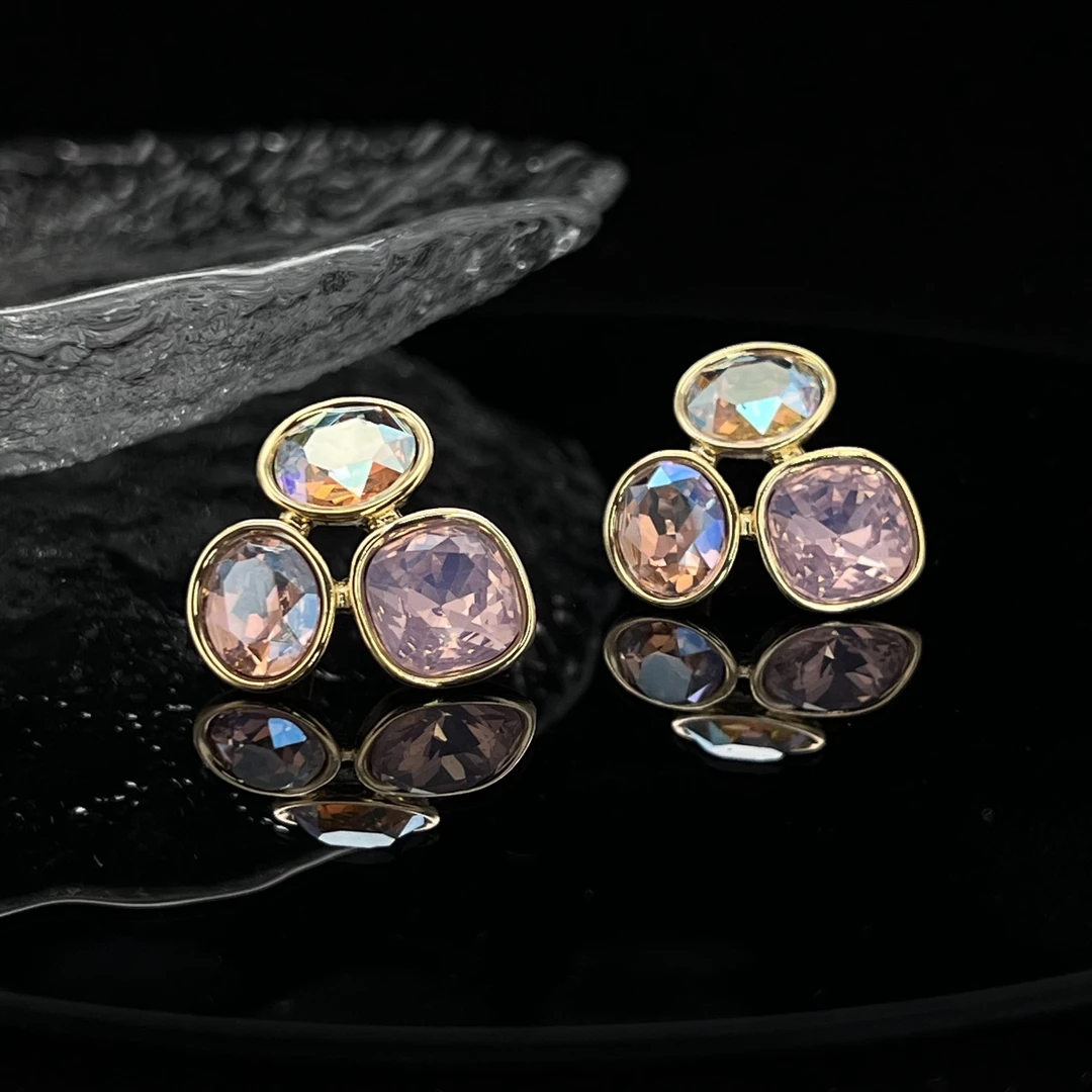 0941粉色方块耳钉