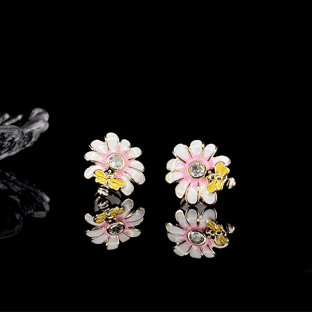1487粉色小蜜蜂雏菊耳钉