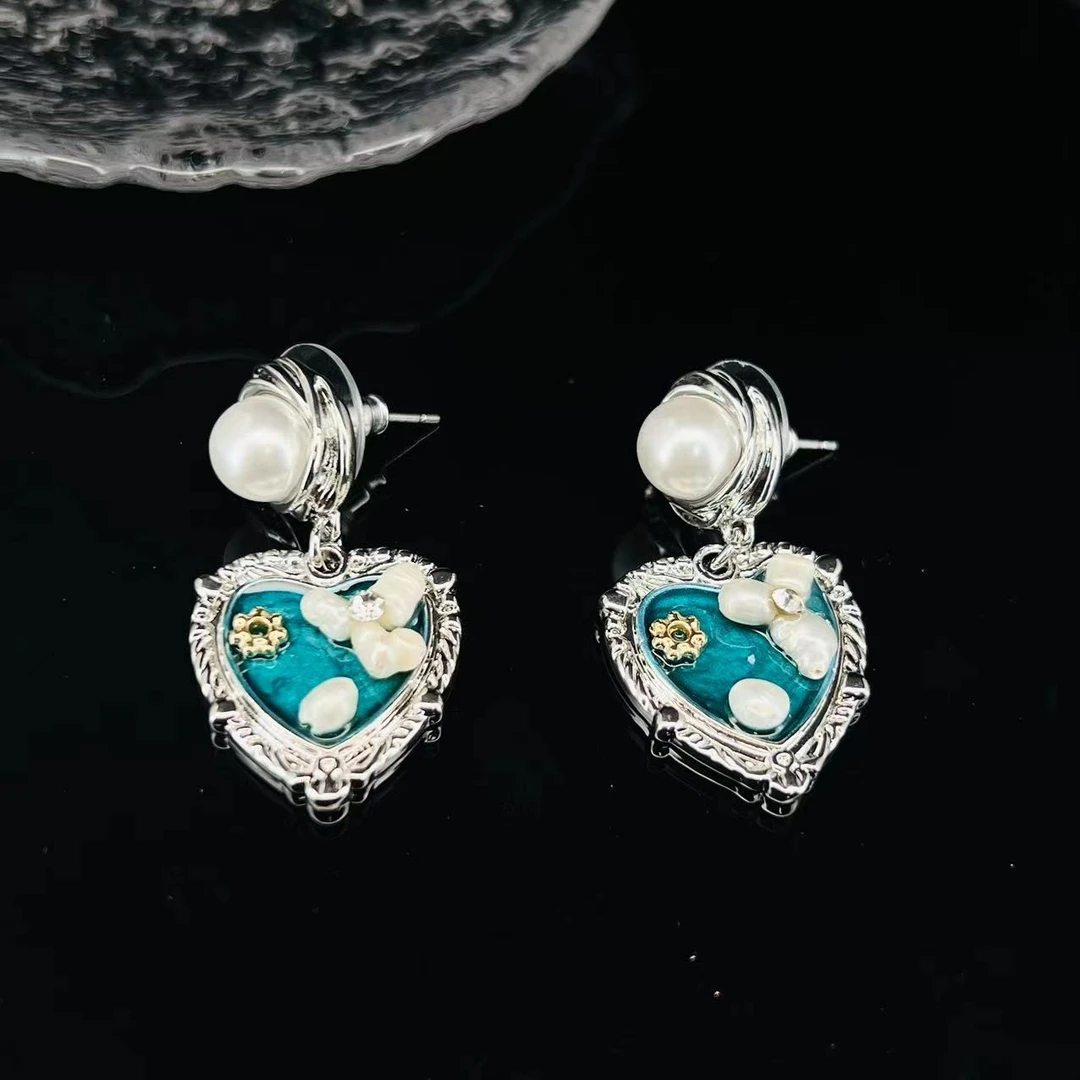 2249爱心绿色油画风耳钉