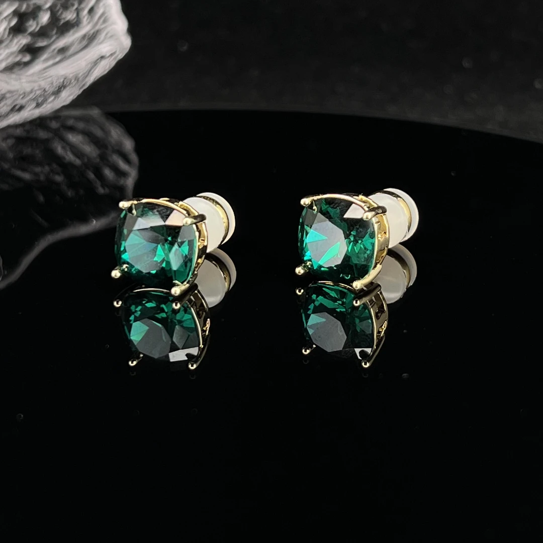 0428 绿色方块边框（黄托）耳钉