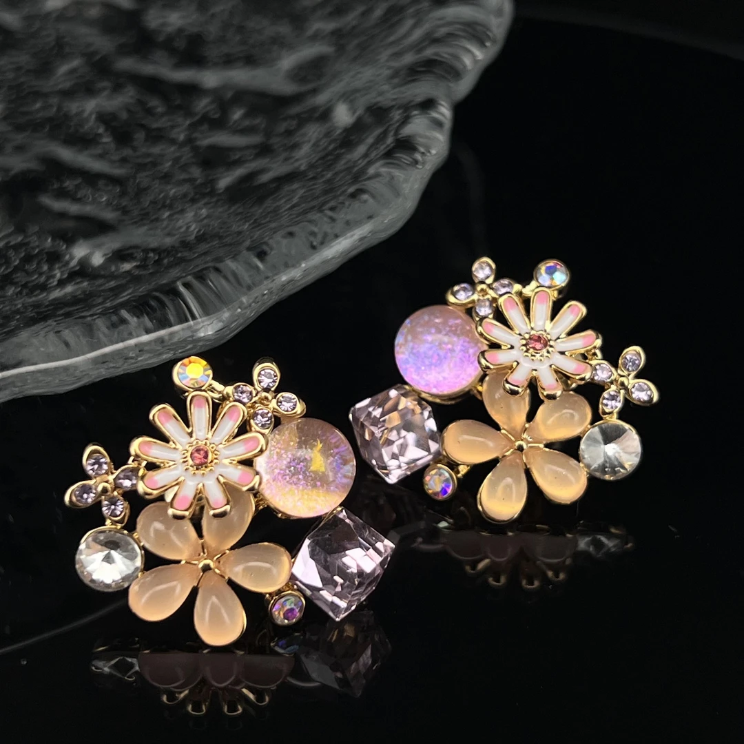 2287气质橙色小花耳钉