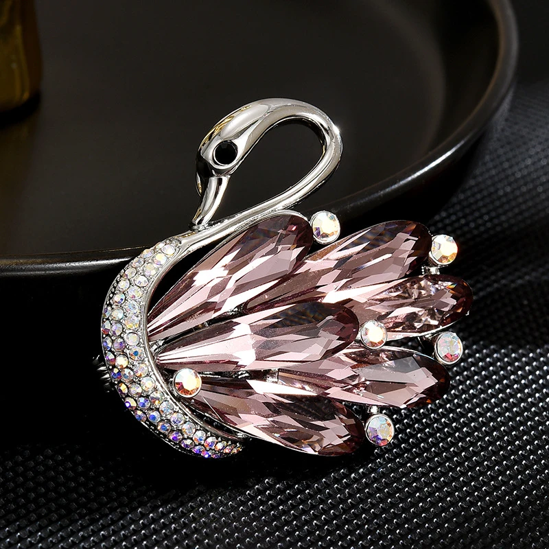 1303粉色天鹅胸针