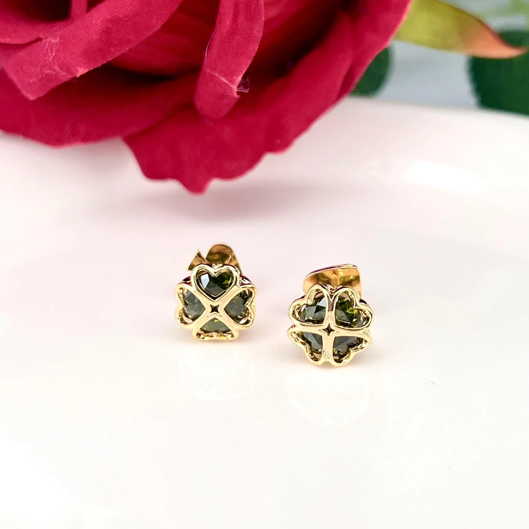 6113橄榄绿色幸运草耳钉