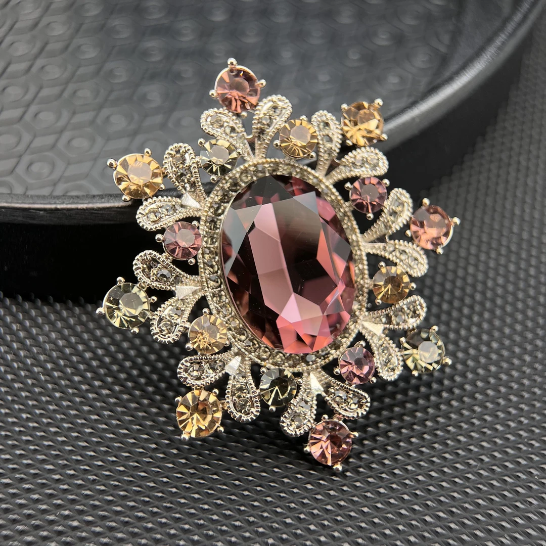 2460欧★【紫色勋章】精致欧美重工勋章胸针