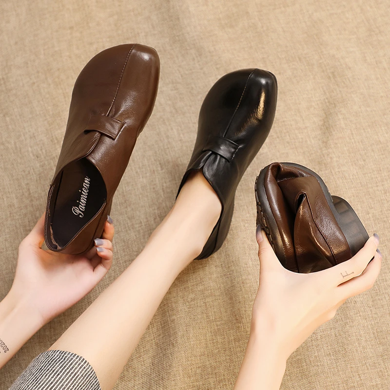 秋季新款头层牛皮中老年百搭圆头休闲防滑单鞋妈妈鞋平底大码女鞋