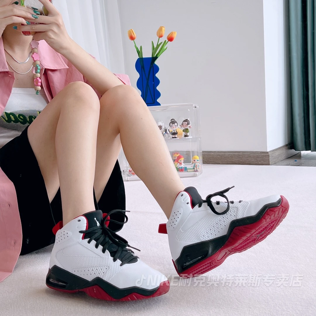 【雨露优选微瑕】38.5码Nike耐克篮球鞋AR6346-106