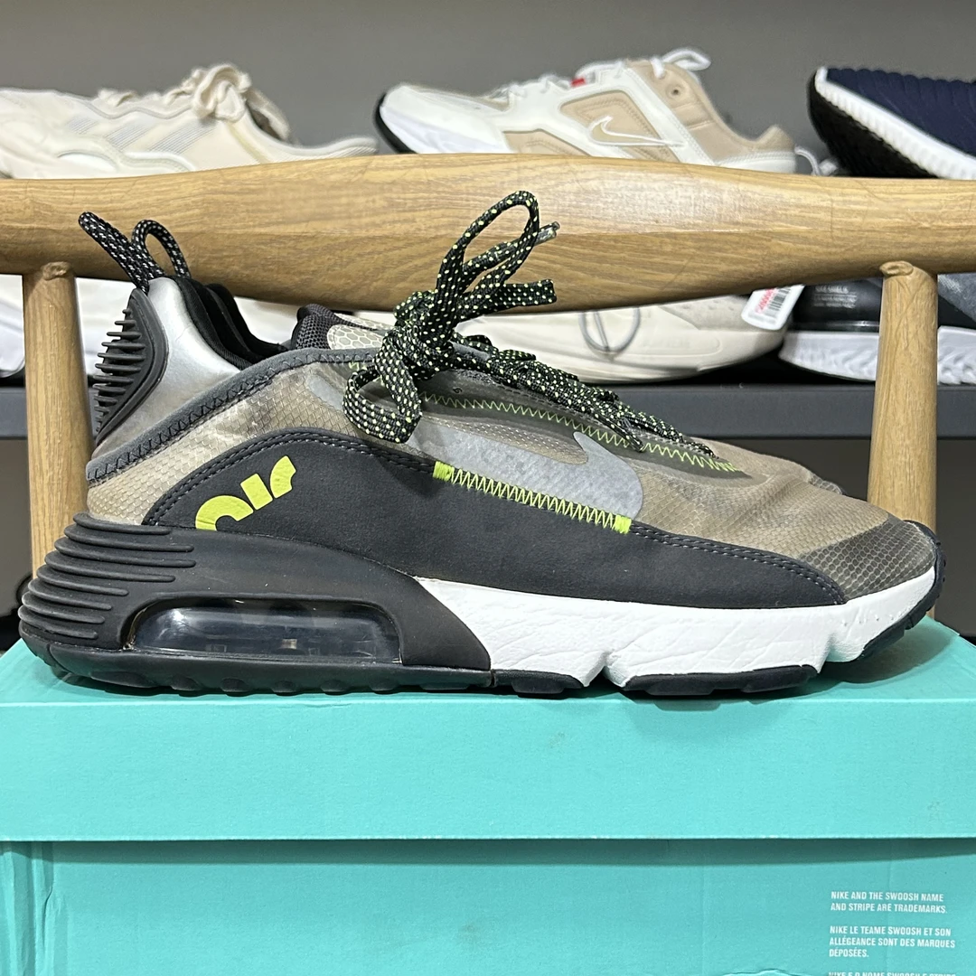 42.5码Nike Air Max 2090 跑鞋 黑色 二手正品 公价1299