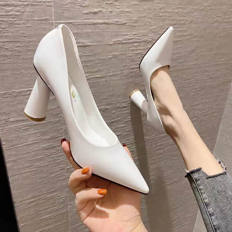 高跟鞋女粗跟百搭2023年气质时尚秋季新款春秋职业尖头浅口单鞋