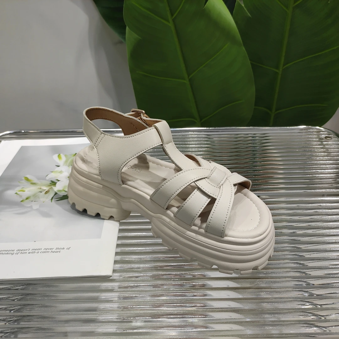 夏季新款女士时尚粗跟厚底镂空百搭凉鞋3315