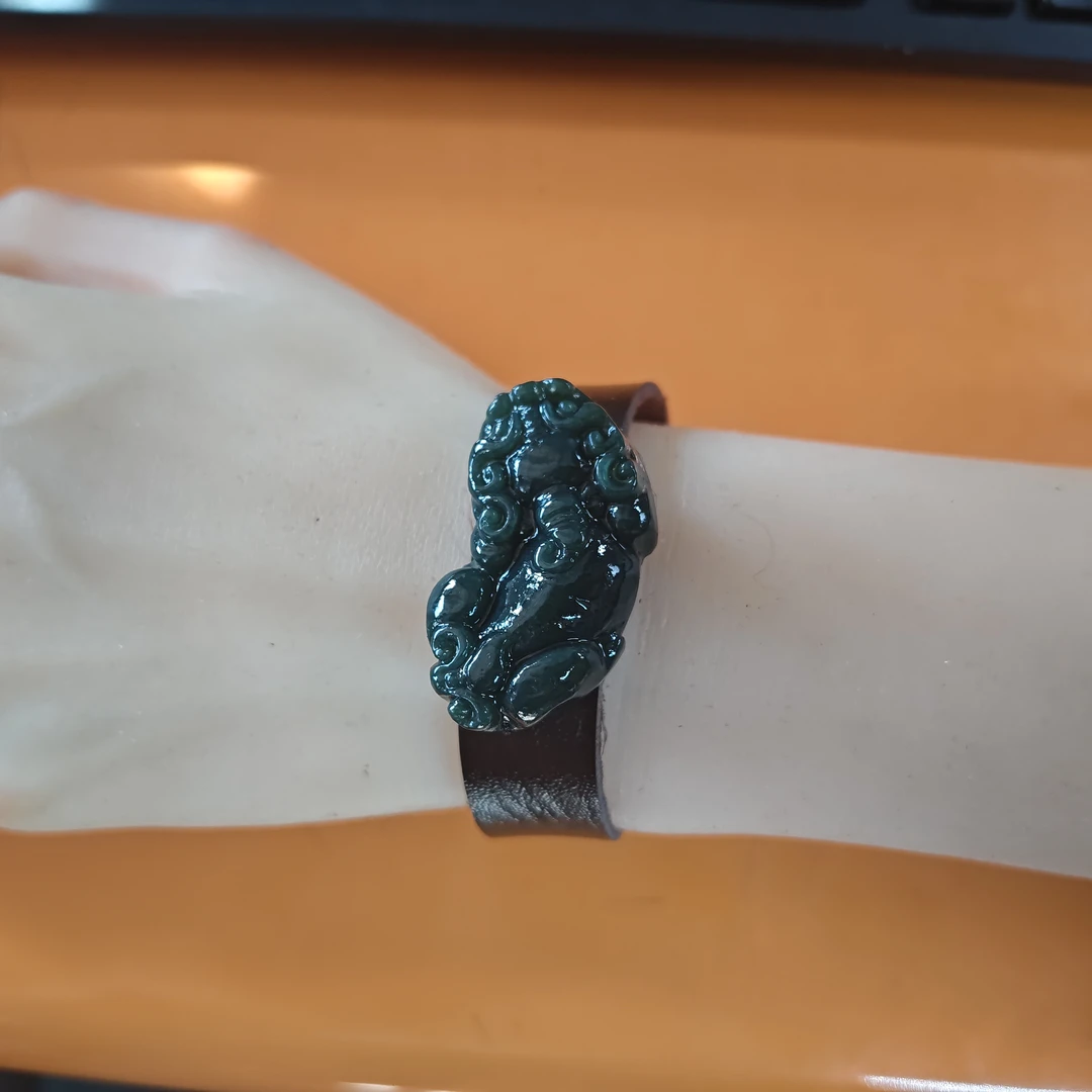 [0095]天然和田玉精品貔貅手牌