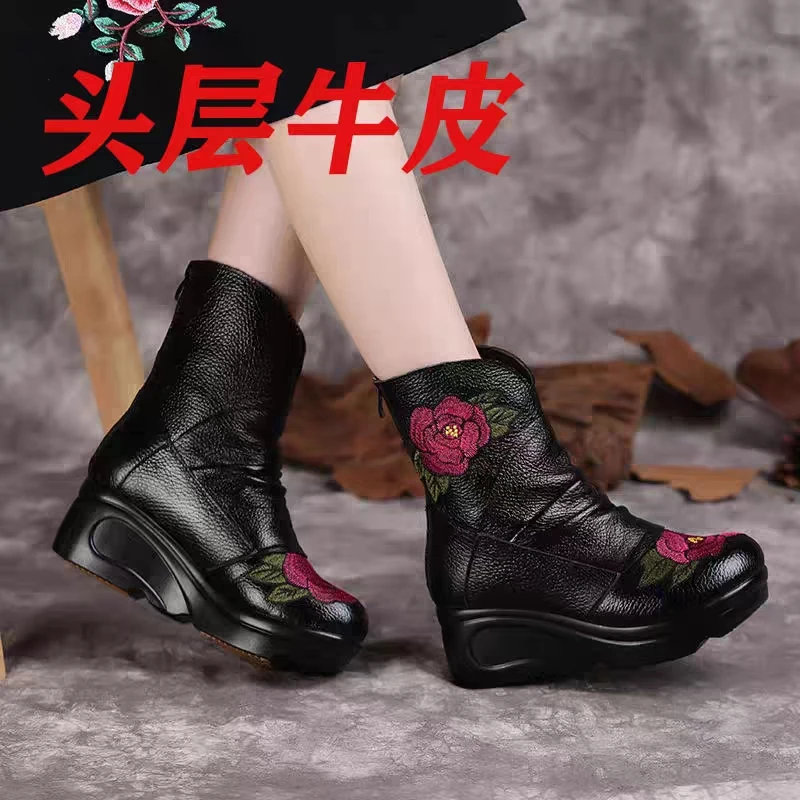 名族风真皮女鞋手工绣花中筒棉靴中老年加绒妈妈靴坡跟女士皮靴女