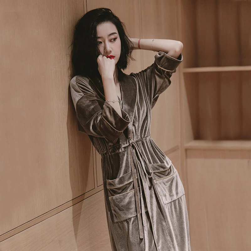维多利亚金丝绒睡衣女春秋季2025新款加绒加厚性感长款睡袍家居服